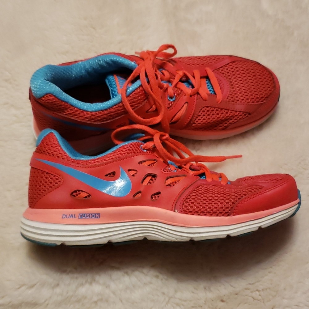 Nike Dual Fusion Athletic Sneakers sz 7.5 - Picture 1 of 9